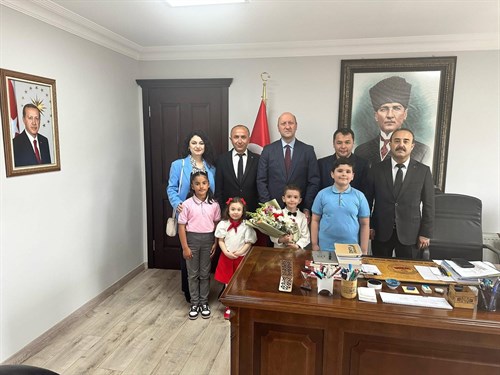 Sayın Kaymakamımız, Tekstil İşverenler Sendikası Halit Narin İlk/Ortaokulu Öğretmen ve Öğrencilerimizi Misafir Etti.