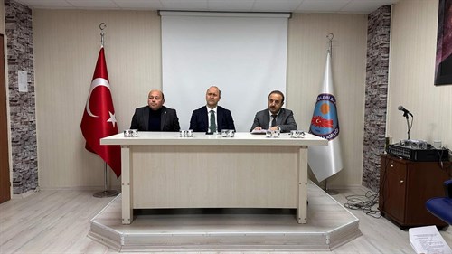 Kaymakamımız 2024-2025 Eğitim Öğretim Yılı İkinci Döneminin Başlaması Nedeniyle İlçe Yürütme Kurulu Toplantımızı Gerçekleştirdi.